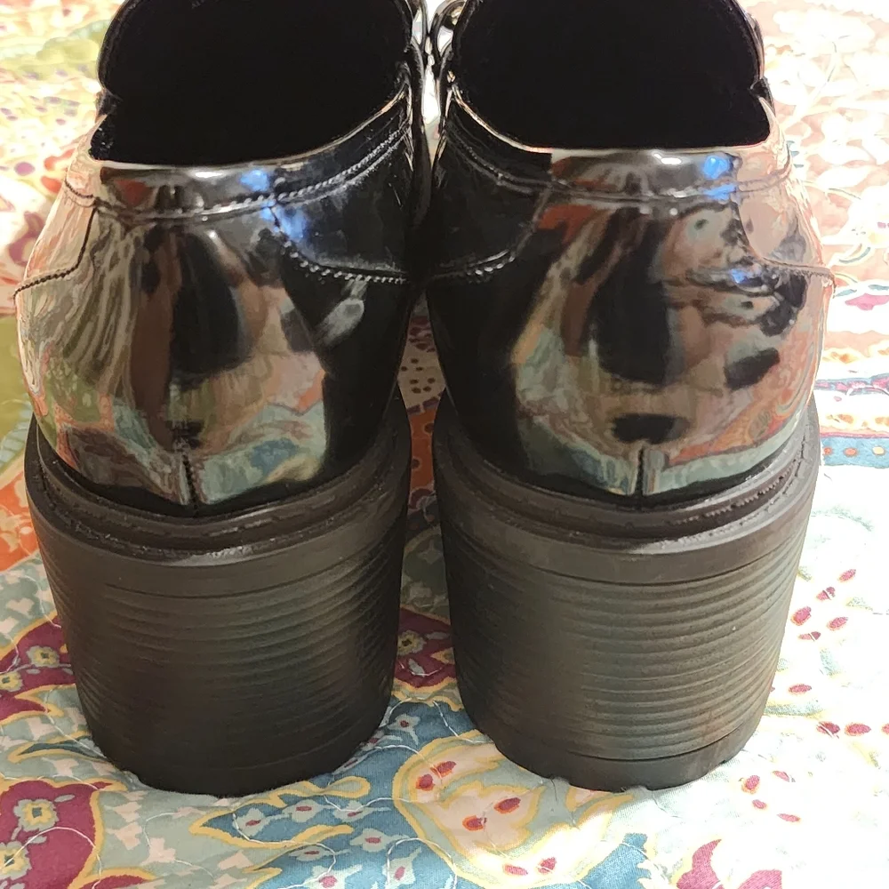 Guess Women's 1.5-Inch Platform Heel Chain Loafers Black Size US:10